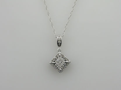 Image de Collier en or blanc 10KT avec diamants