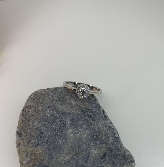 Image sur Bague en or blanc 10KT avec zircons cubiques