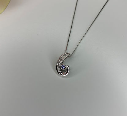 Image de Collier en or blanc 10KT avec Tanzanite et diamants